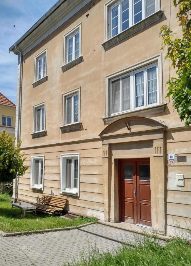 Апартаменты Pinot House Микулов Экстерьер фото
